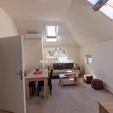 Townhouse - Apartments Belgrade Luaran gambar