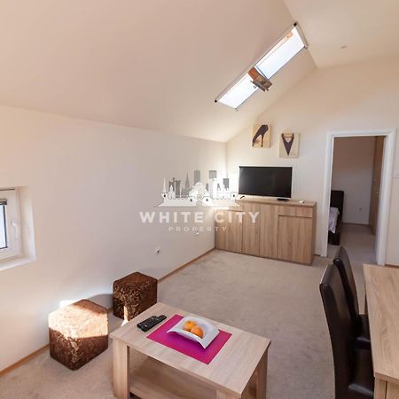 Townhouse - Apartments Belgrade Luaran gambar